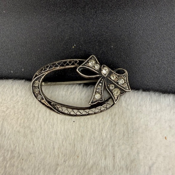 Estate Jewelry - Vintage Estate Brooch Silver Paste Rhinestone Filigree Bow Oval